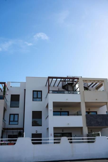 Sunny Luxury Apartment With Two Great Sunny - Level Terraces, Two Swimming Pools, In A New Complex Pueblo Majorero, Close To Fuerteventura Golf Club, Next To The Beach , Atlantico Shopping Mall And Casino In Caleta De Fuste Kültér fotó