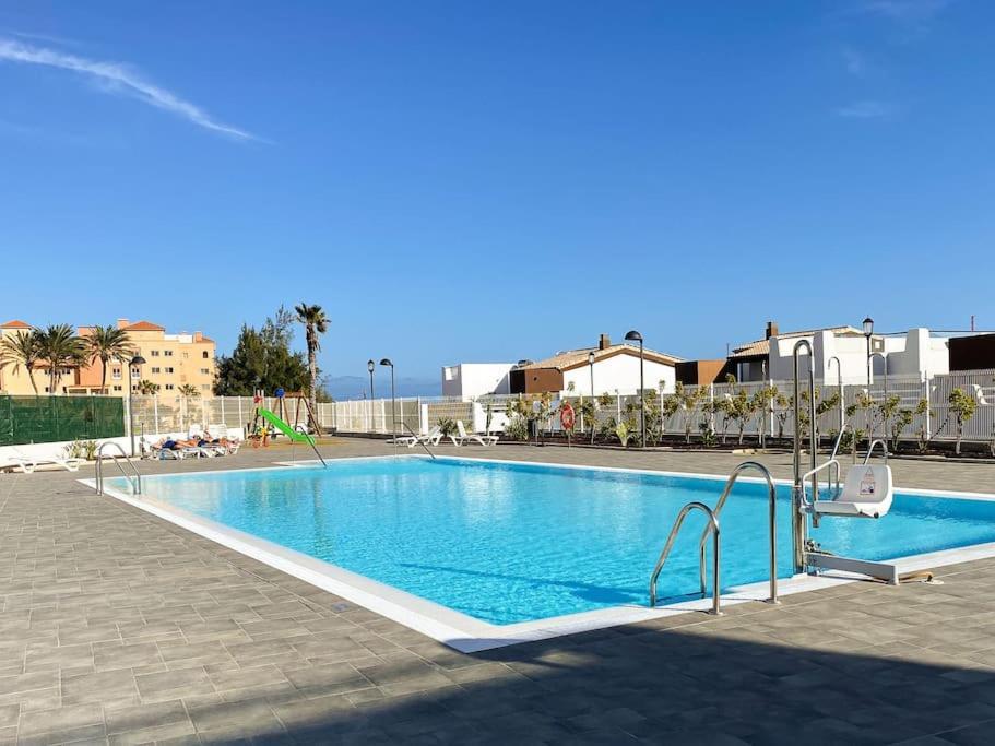 Sunny Luxury Apartment With Two Great Sunny - Level Terraces, Two Swimming Pools, In A New Complex Pueblo Majorero, Close To Fuerteventura Golf Club, Next To The Beach , Atlantico Shopping Mall And Casino In Caleta De Fuste Kültér fotó