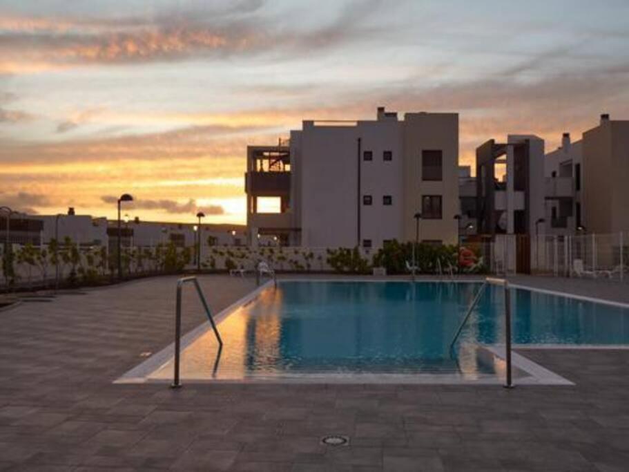Sunny Luxury Apartment With Two Great Sunny - Level Terraces, Two Swimming Pools, In A New Complex Pueblo Majorero, Close To Fuerteventura Golf Club, Next To The Beach , Atlantico Shopping Mall And Casino In Caleta De Fuste Kültér fotó
