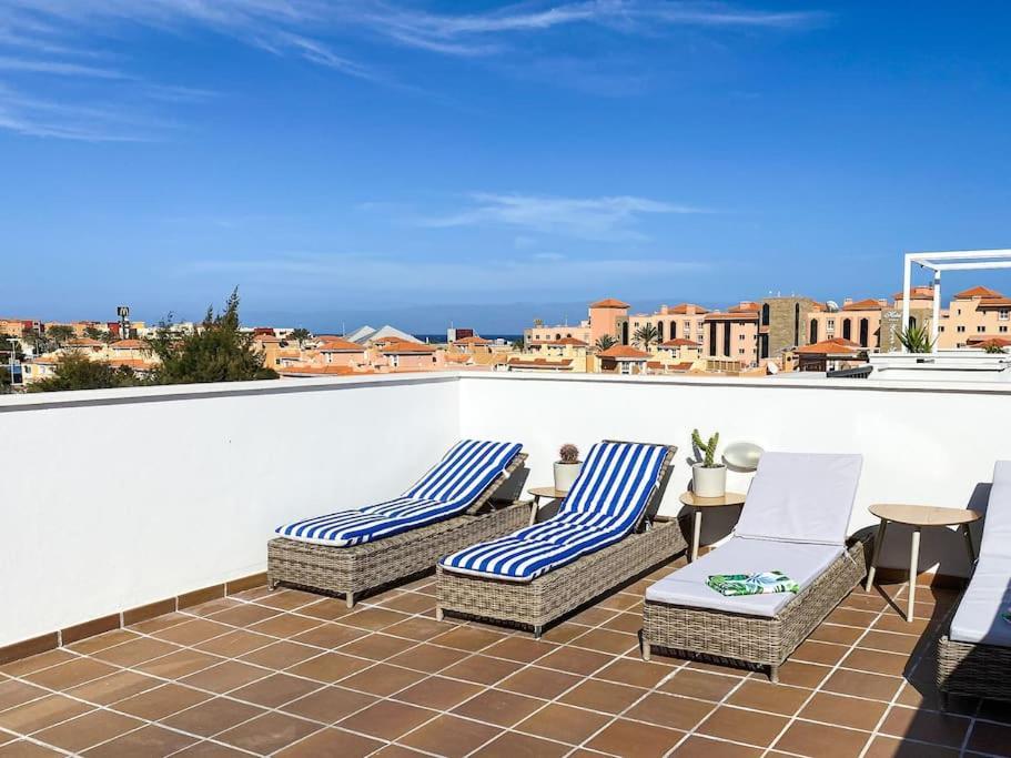 Sunny Luxury Apartment With Two Great Sunny - Level Terraces, Two Swimming Pools, In A New Complex Pueblo Majorero, Close To Fuerteventura Golf Club, Next To The Beach , Atlantico Shopping Mall And Casino In Caleta De Fuste Kültér fotó