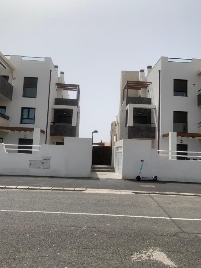 Sunny Luxury Apartment With Two Great Sunny - Level Terraces, Two Swimming Pools, In A New Complex Pueblo Majorero, Close To Fuerteventura Golf Club, Next To The Beach , Atlantico Shopping Mall And Casino In Caleta De Fuste Kültér fotó