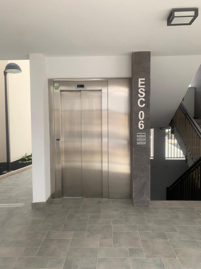 Sunny Luxury Apartment With Two Great Sunny - Level Terraces, Two Swimming Pools, In A New Complex Pueblo Majorero, Close To Fuerteventura Golf Club, Next To The Beach , Atlantico Shopping Mall And Casino In Caleta De Fuste Kültér fotó