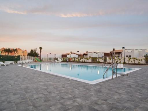 Sunny Luxury Apartment With Two Great Sunny - Level Terraces, Two Swimming Pools, In A New Complex Pueblo Majorero, Close To Fuerteventura Golf Club, Next To The Beach , Atlantico Shopping Mall And Casino In Caleta De Fuste Kültér fotó